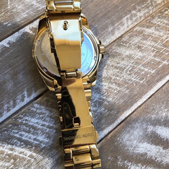 Michael Kors ... Bradshaw gold watch - Picture 16 of 16